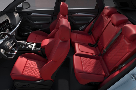 Leather and Vinyl Car Seats Covers and Interior of Audi Q5